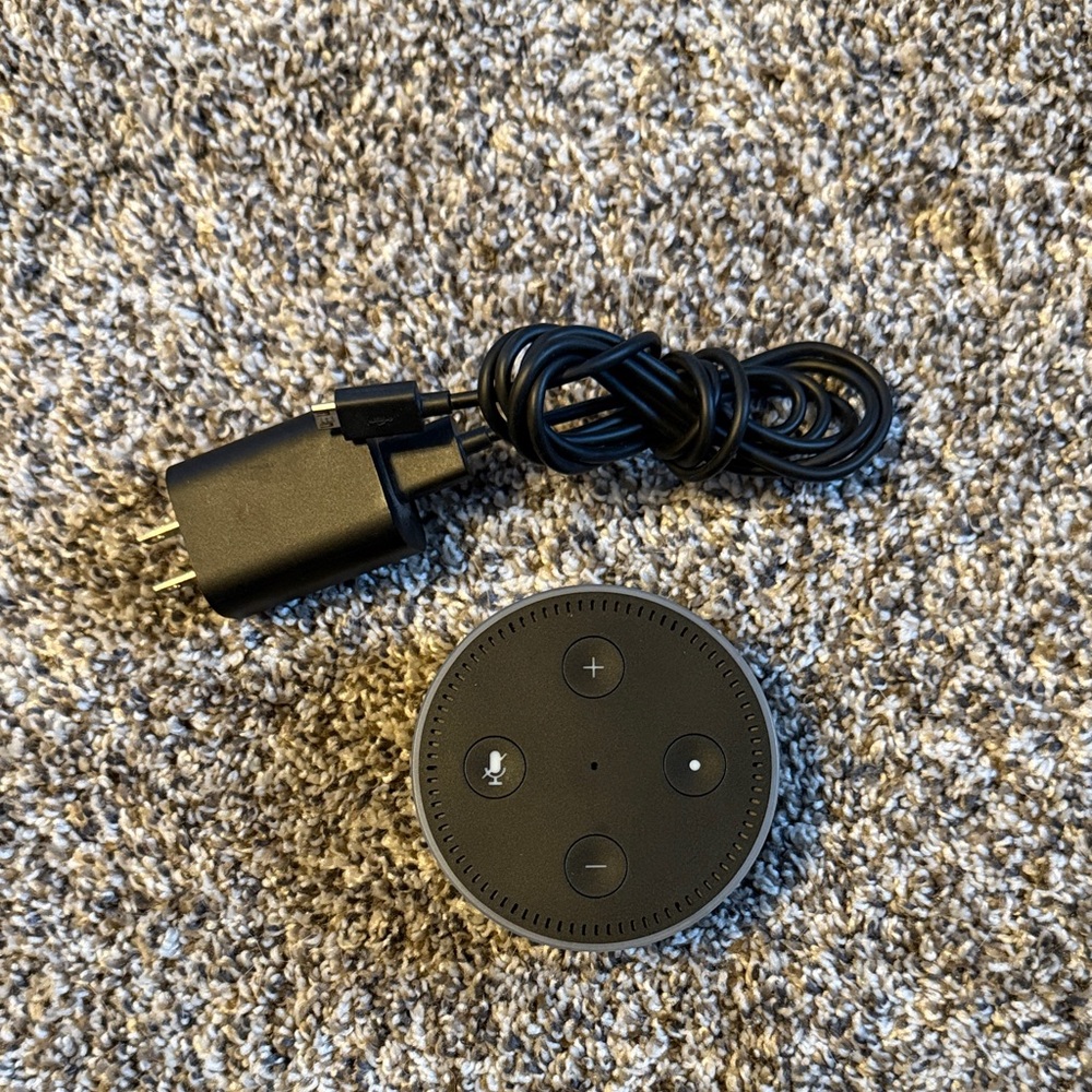 Amazon Echo Dot Smart Speaker with Charger